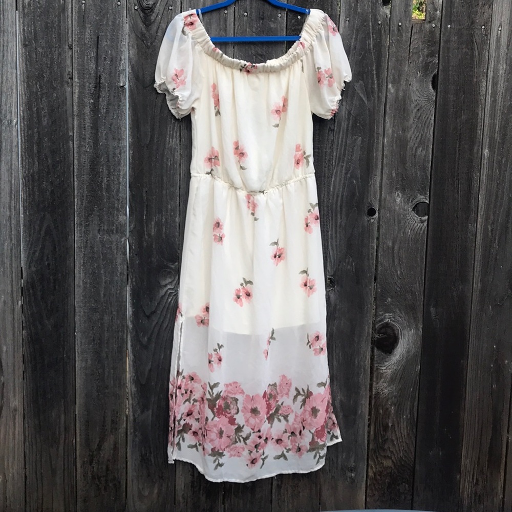 ✨NWT Off the Shoulder Floral Dress from Blush XL✨